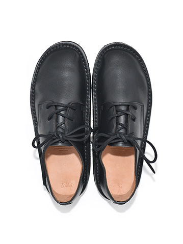 3 EYELET SHOES